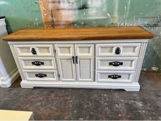 Beautiful 9 Drawer Dresser