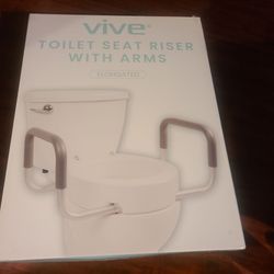 Toilet seat riser w/ arms