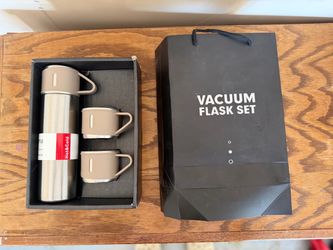Vacuum Flask Set with 3 Cups