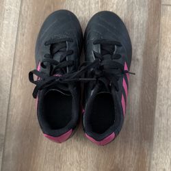 Kids soccer cleats Size 12