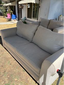Couch set
