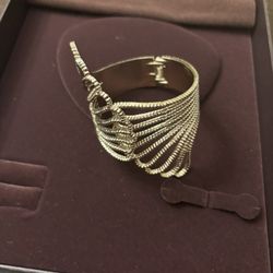 Elegant Gold Women’s Bracelet 