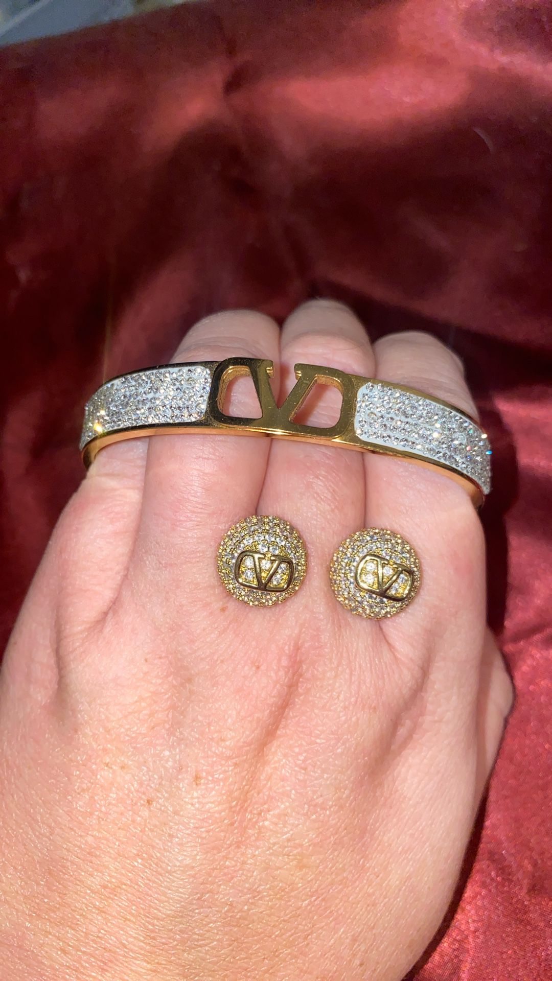 Gorgeous Stud Earrings And Cuff Set