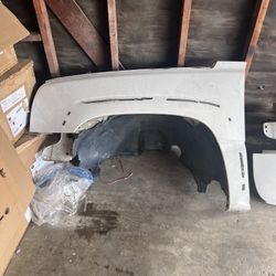 Silverado Cateye Left&Right Fenders 2004 + Parts 