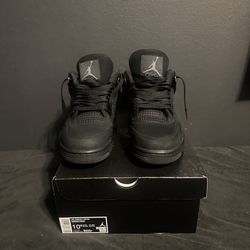 Black cats 4s size 10.5