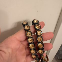 2 bracelets 