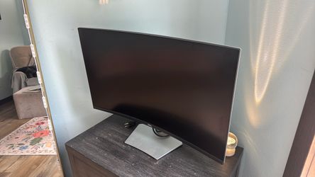 Dell 32" Curved FHD Monitor (S3222HN) - Like New (July 2024 Model)