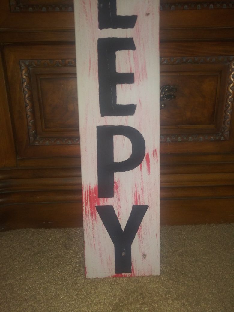 3 ft tall "Creepy" Halloween sign