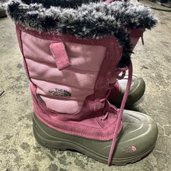 The north face girls snow boots size 4