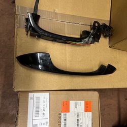 BMW PARTS G series , x4 , may fit other models . left front comfort access with lighting ( black )