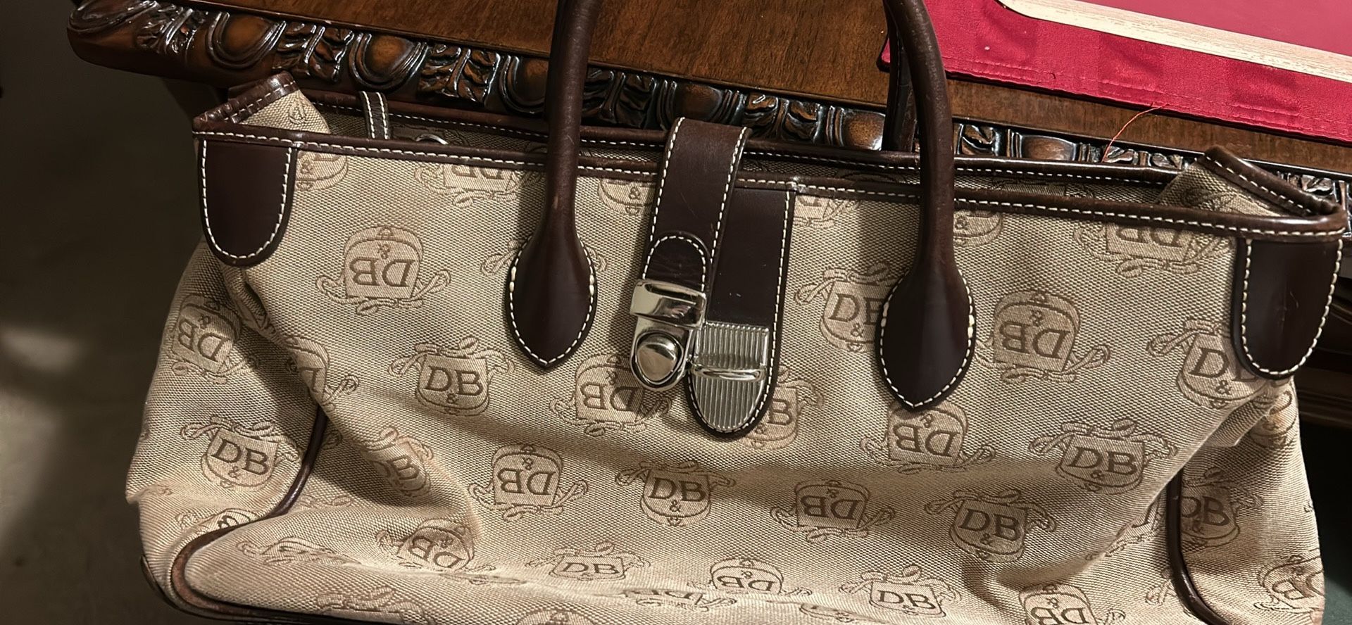 Dooney & Bourke