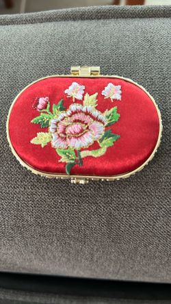 Beautiful Compact Mirror