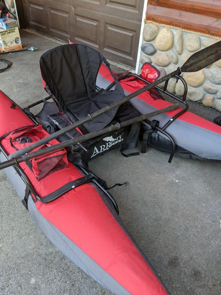 Arrow Backpack pontoon float boat W/oars