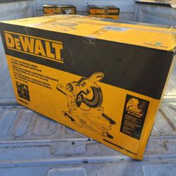 DEWALT
15 Amp Corded 12 in. Double Bevel Sliding Compound Miter Saw with XPS technology, Blade Wrench and Material Clamp