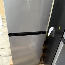 Mini Refrigerator With Freezer 