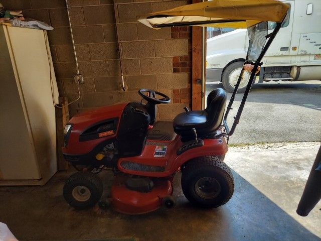 YT3000 Craftsman Riding Mower