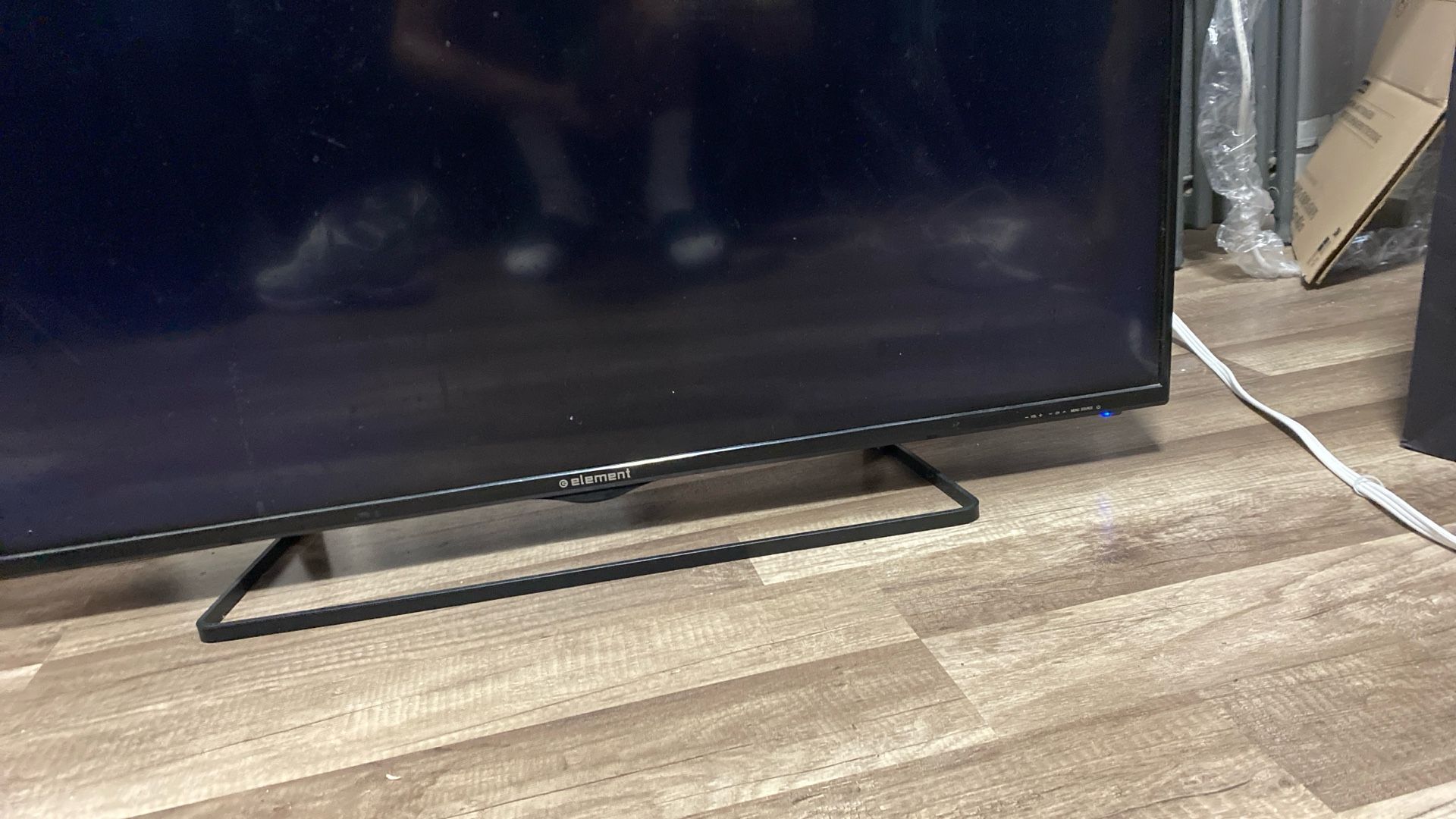 Element Flatscreen Tv