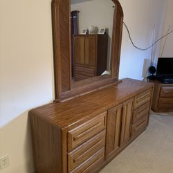 Bedroom Furniture Set 