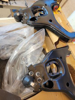 1999 ---2006-Chevy Silverado/ GMC Sierra 1500 Lower Control Arms