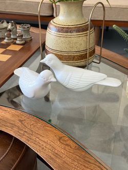 Vintage Set of two figurines White Ceramic Pigeons