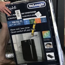 Like New DeLonghi Pinguino Remote Control Air Conditioner 