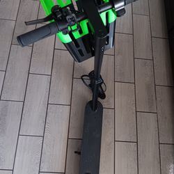 Lightweight scooter basket