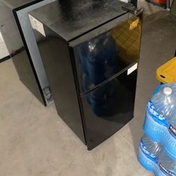 Mini Fridge (Read Description)