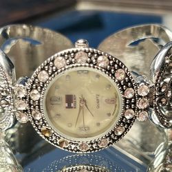 Vintage BUGLE BOY Rhinestone Bracelet Watch – Quartz – Working – Statement Jewelry