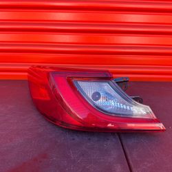 2025-2026 TOYOTA CAMRY Left Drive OUTER TAILLIGHT HALOGEN W/LED OEM