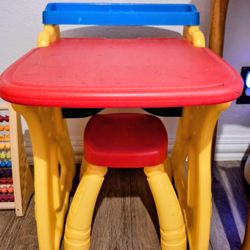 Crayola Art Desk And Chair For Kids