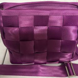 Harvey’s Original Seatbelt Crossbody Bag