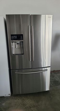 Samsung French Door Fridge – Stainless, Ice/Water Dispenser