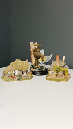 Hand-crafted resin sculpture Lilliput Lane