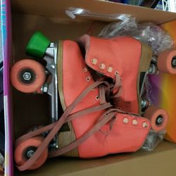 ROLLER SKATES