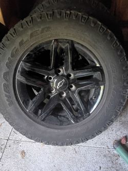 Set of4--Lt275/65R13 Goodyear Wrangler tire