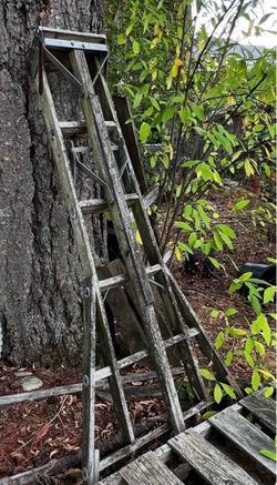 Vintage 6ft Wooden Stepladder – Rustic Farmhouse Decor / Blanket Rack