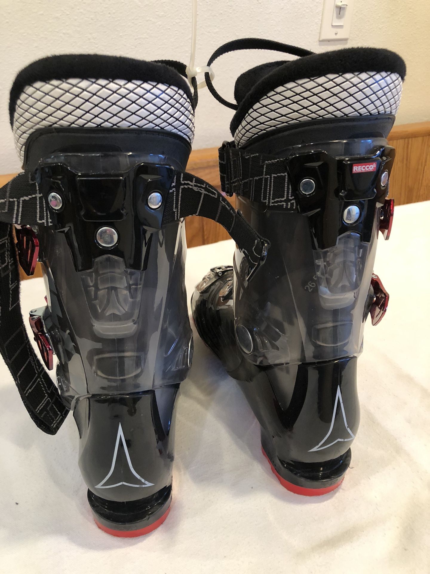 ATOMIC HAWX 80 SKI BOOTS MEN SIZE 8 / 26.5