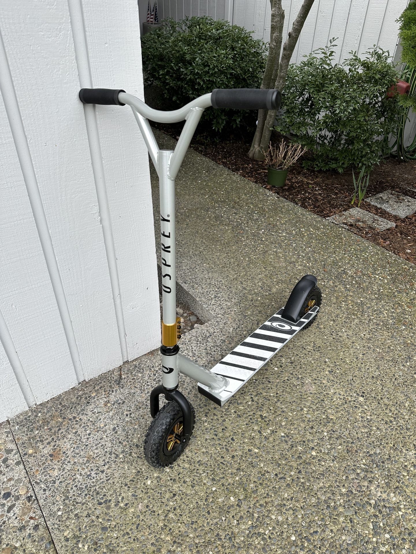 Osprey Decoy Dirt Scooter (Adult)