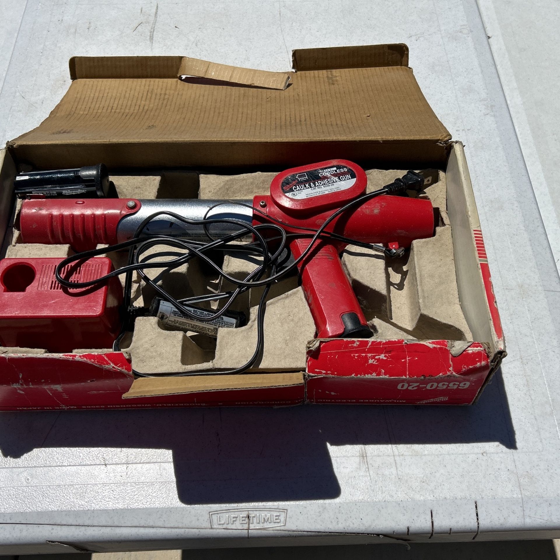Milwaukee Cordless Caulk Gun # 6550-20