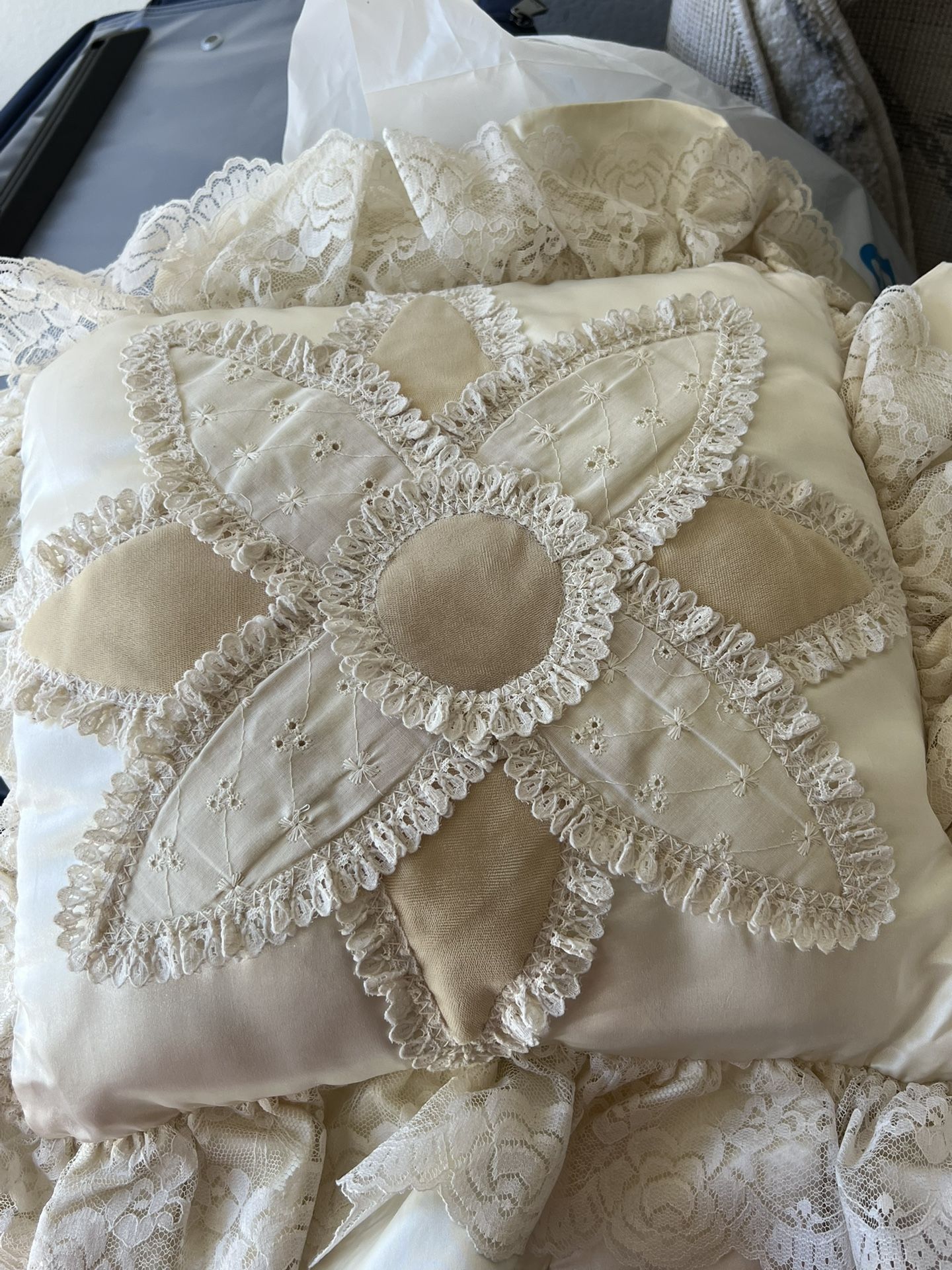 5 Decorative Pillows $1 Each