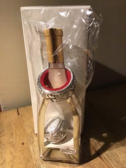 WINE AND DRIP STOPPERS. 