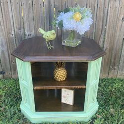 Pretty Green Sofa Table 