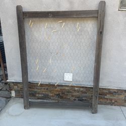 Chicken Wire Rustic Display Hanger