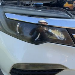 Honda Pilot 2017-21 Headlights pair. OEM