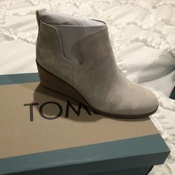 Toms