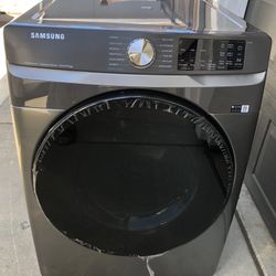Samsung 7.5 cu. ft. Smart Gas Dryer with Steam Sanitize (Brand New)
