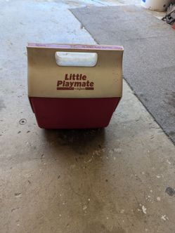 3 vintage playmate coolers