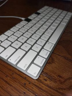 Mini Wired Apple Keyboard. Perfect Condition.