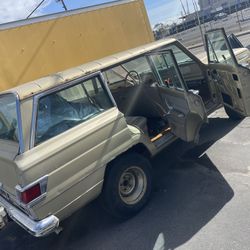 1969 Jeep Wagoneer 
