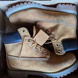 USED Timberland Boots Size 9